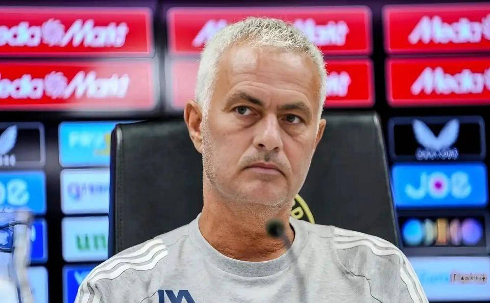 穆帅自荐执教皇马，但与安切洛蒂的核心差异，注定他难以复制成功